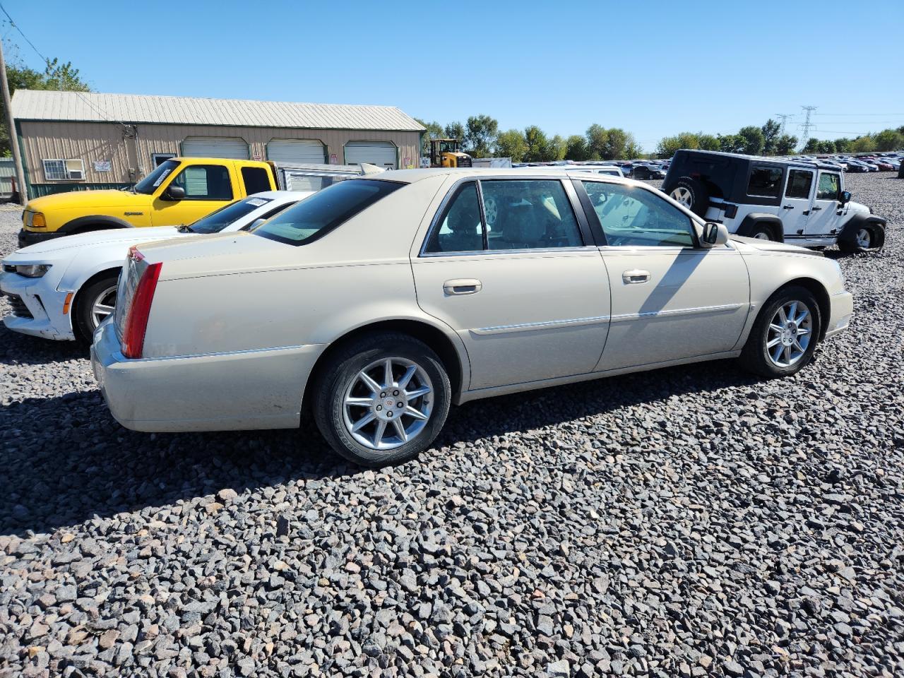 2010 Cadillac Dts Luxury Collection - Image 3
