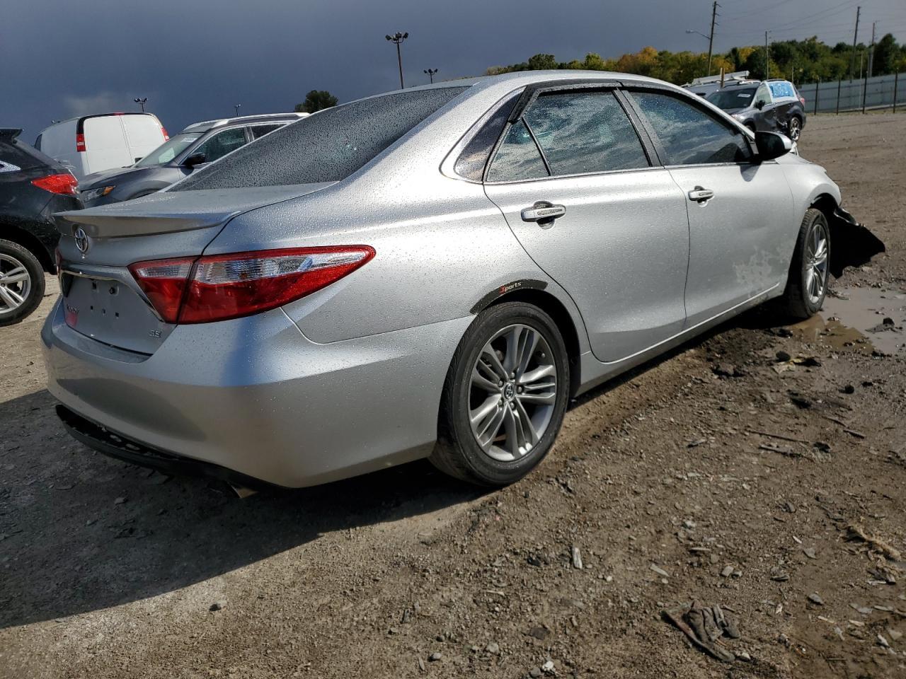 2015 Toyota Camry Le - Фото 3