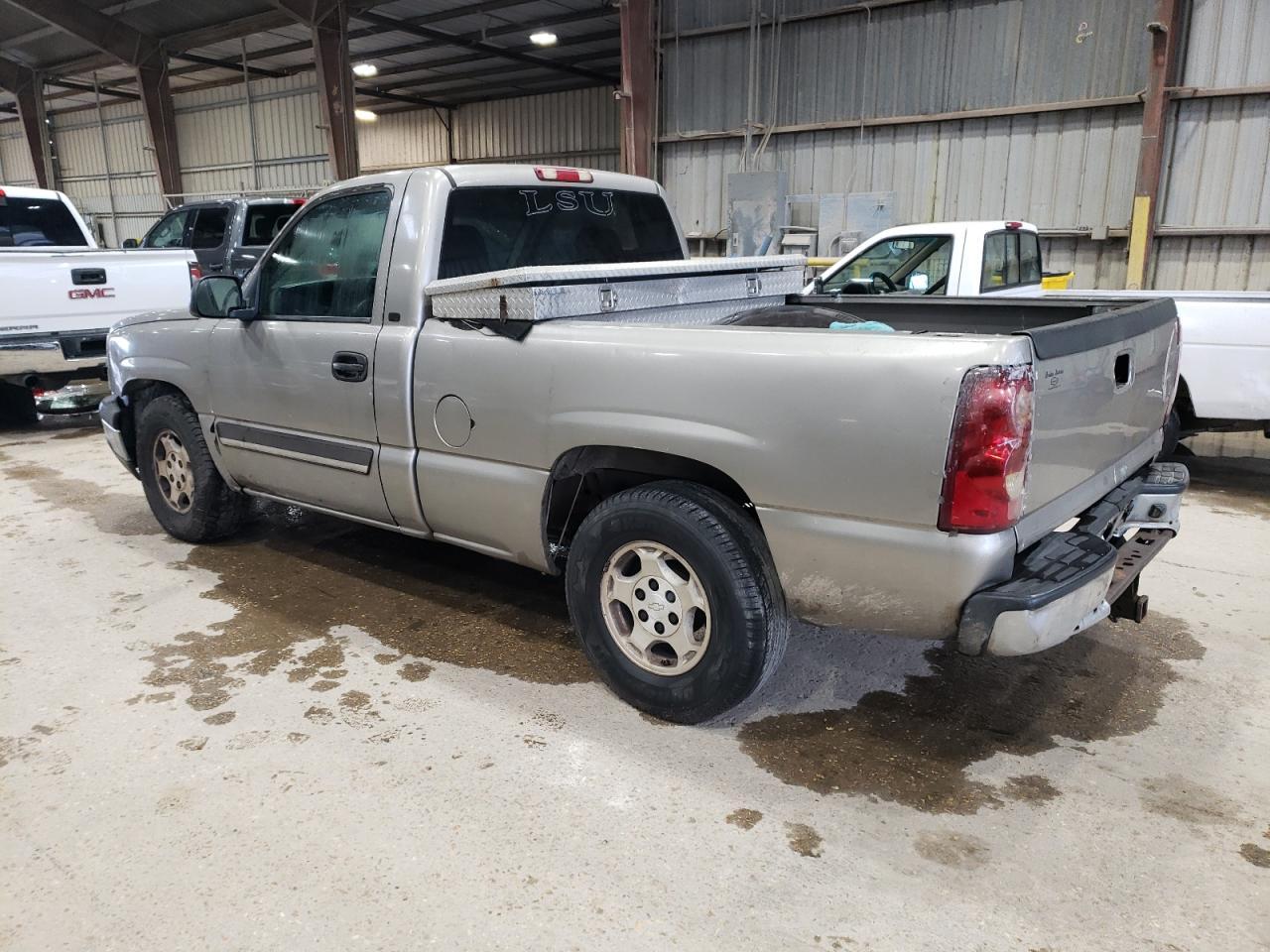 2003 Chevrolet Silverado C1500 - Фото 2
