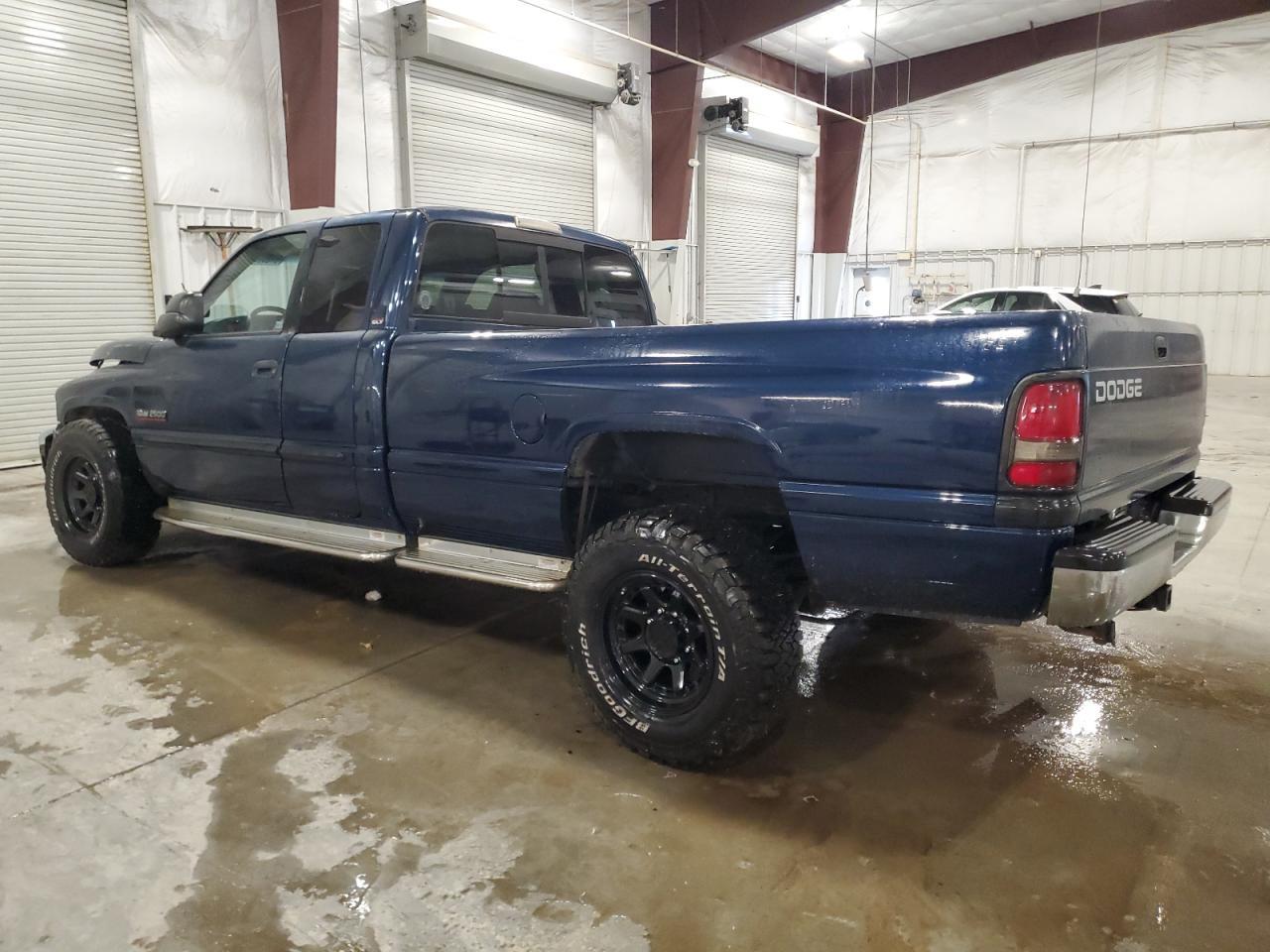 2001 Dodge Ram 2500 - Фото 2