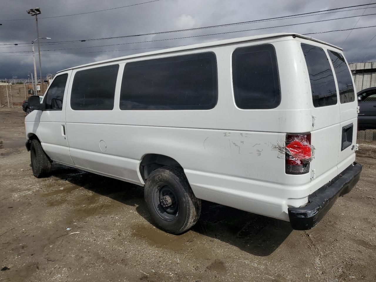2006 Ford Econoline E350 Super Duty Wagon - Image 2