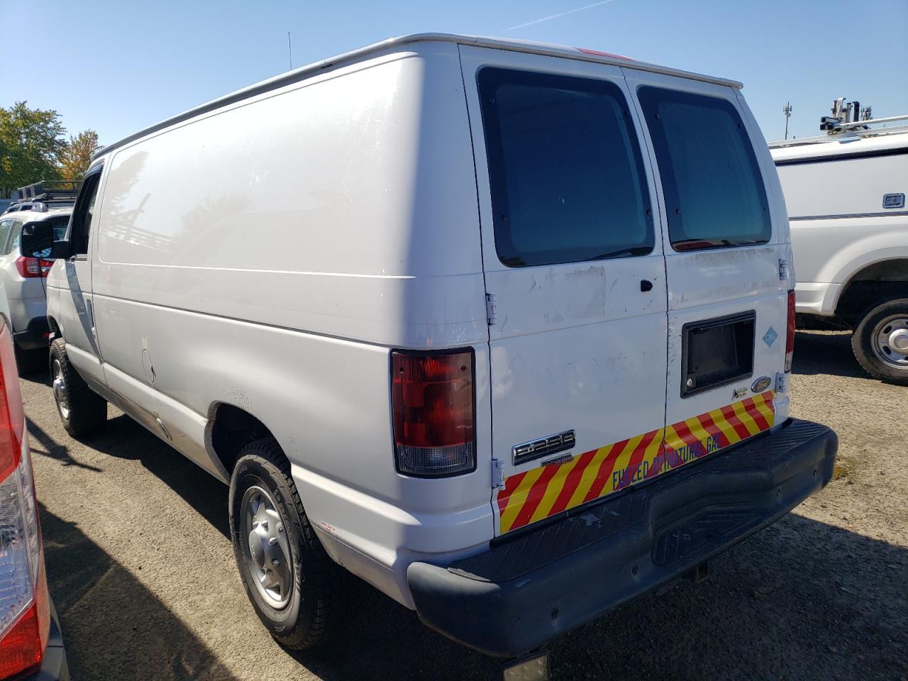 2012 Ford Econoline E250 Van - Фото 2