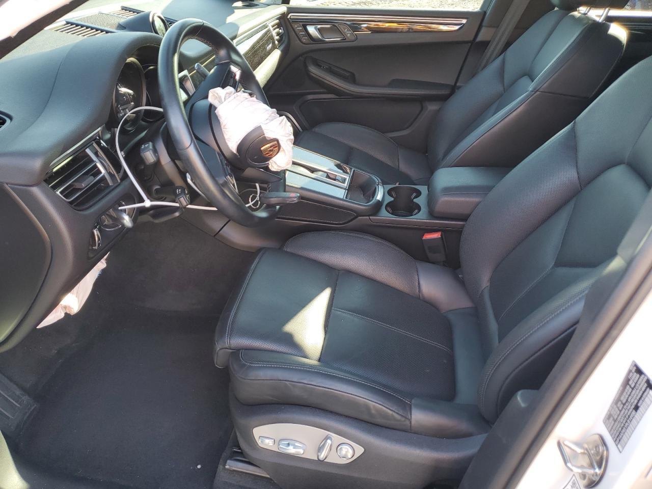 2023 Porsche Macan Base - Image 7