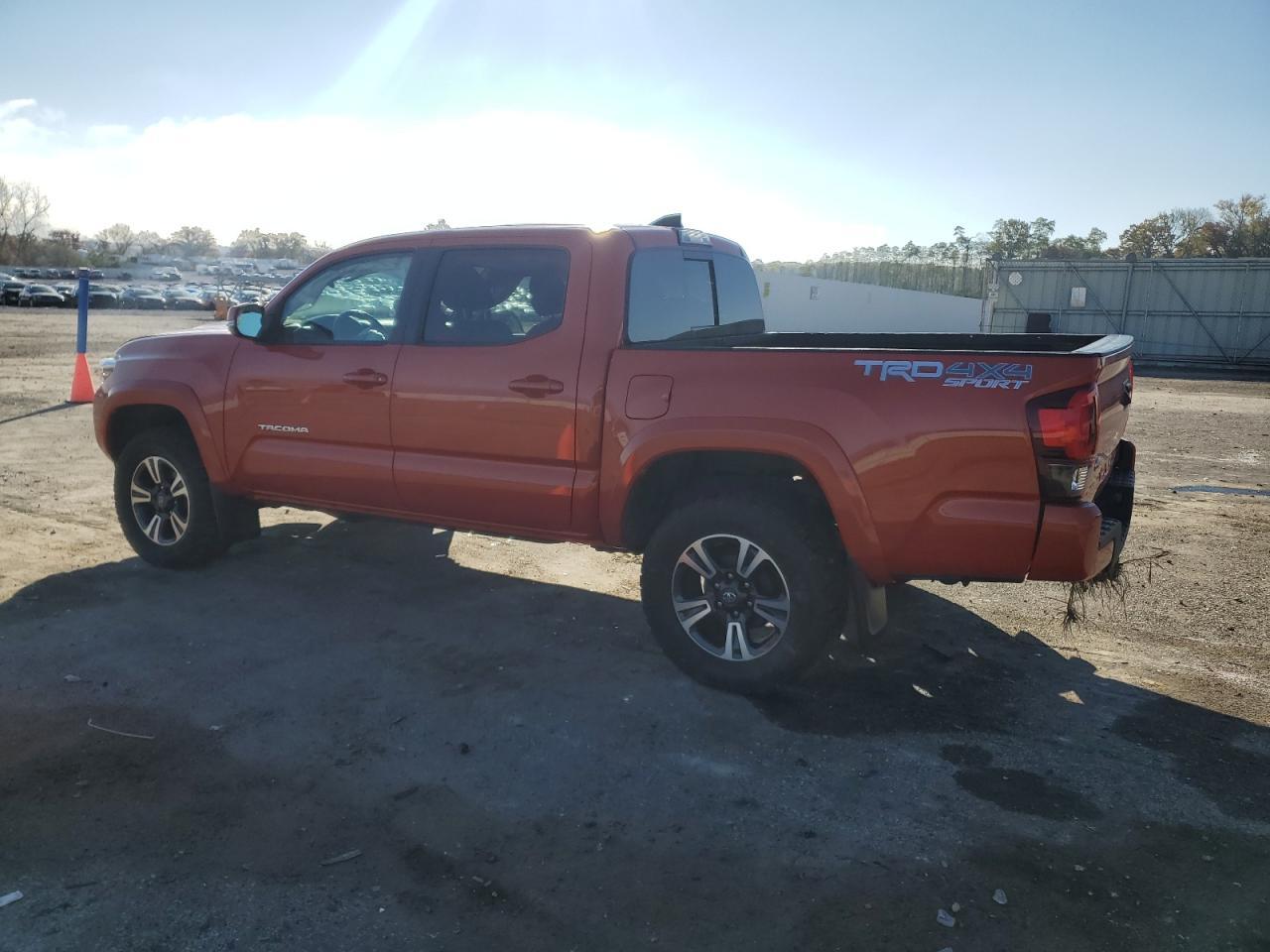 2018 Toyota Tacoma Double Cab - Фото 2