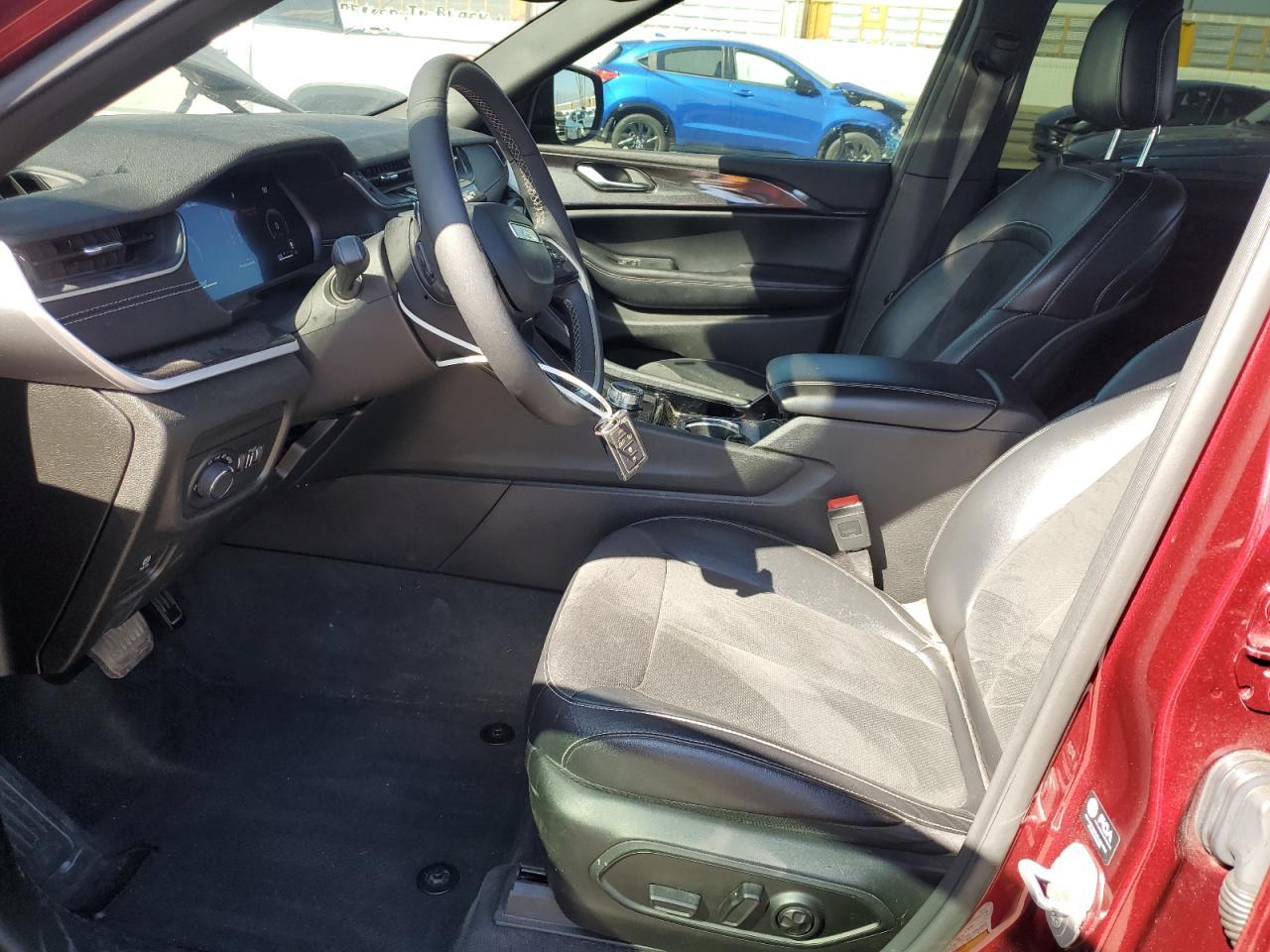 2023 Jeep Grand Cherokee Laredo - Image 7