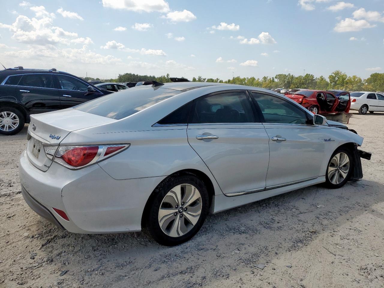 2014 Hyun Sonata Hyb - Image 3