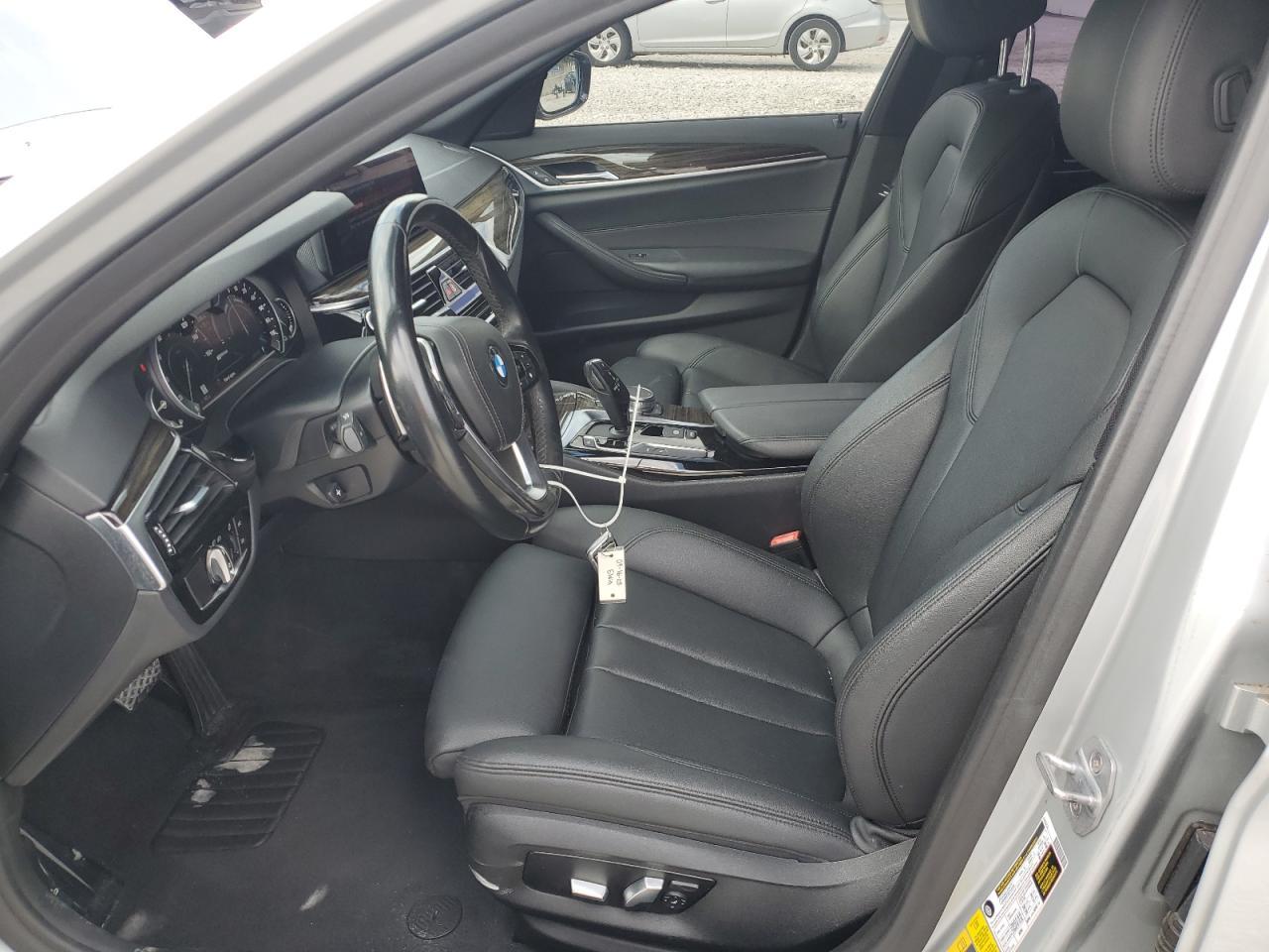 2019 BMW 530E - Фото 7