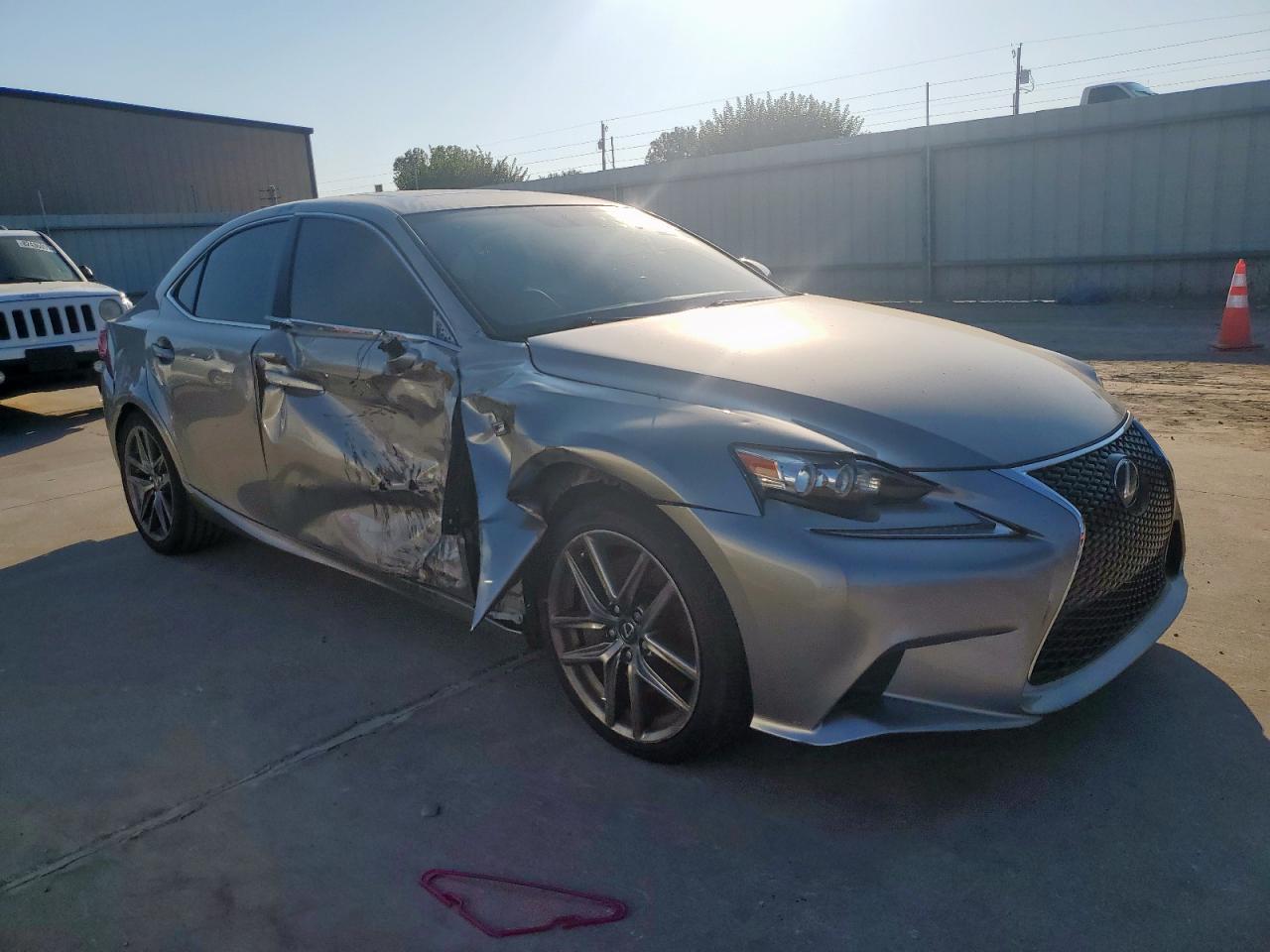 2016 Lexus Is 200T - Image 4