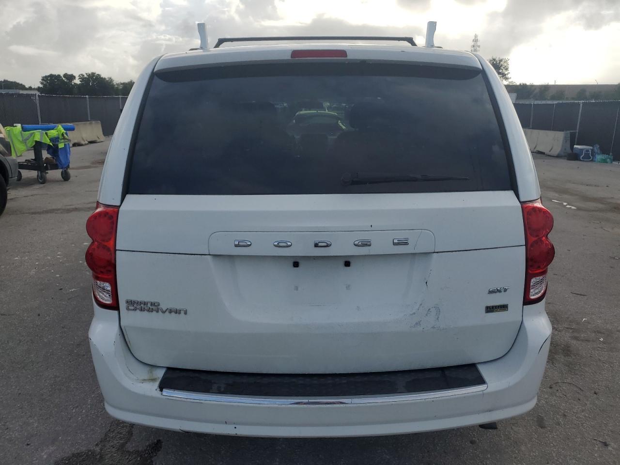 2014 Dodge Grand Caravan Sxt - Image 6