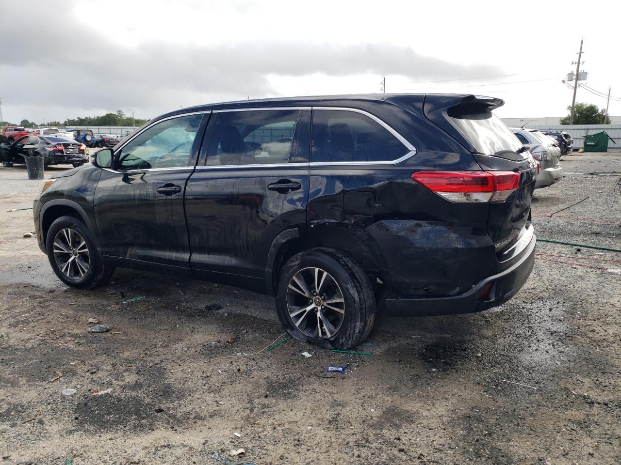 2018 Toyota Highlander Le - Фото 2