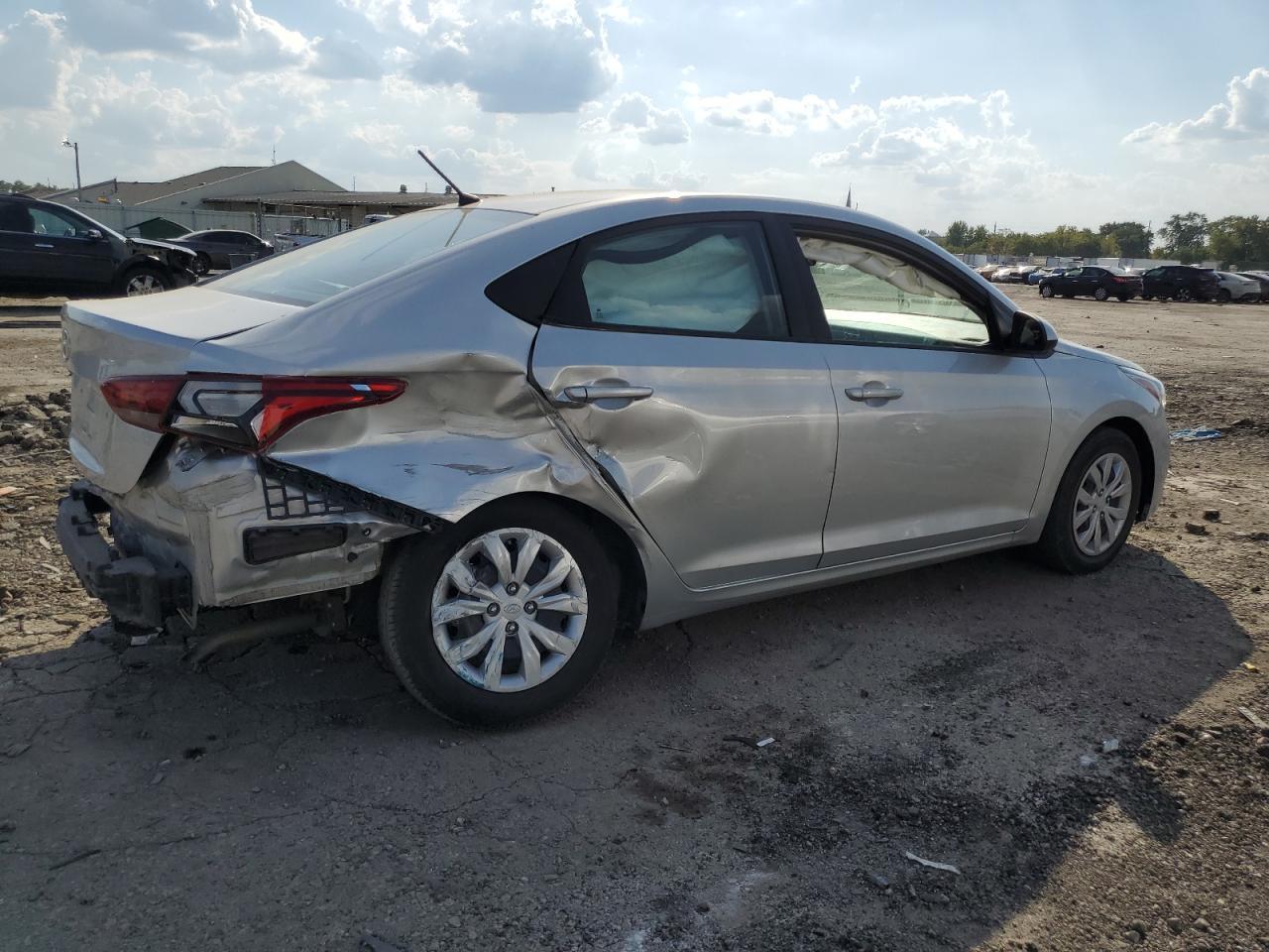 2021 Hyundai Accent Se - Фото 3