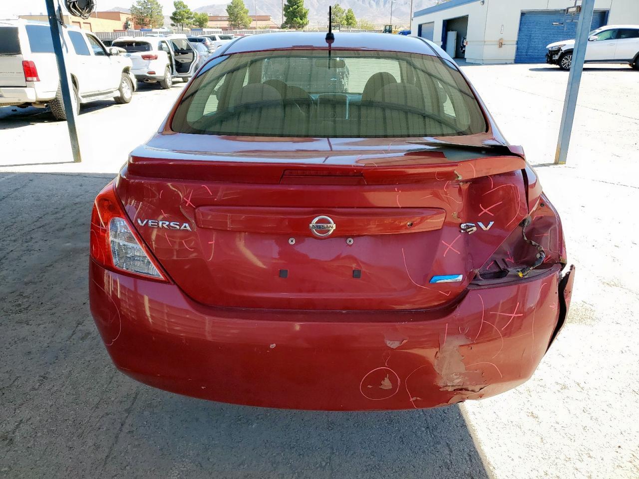 2013 Nissan Versa S - Фото 6
