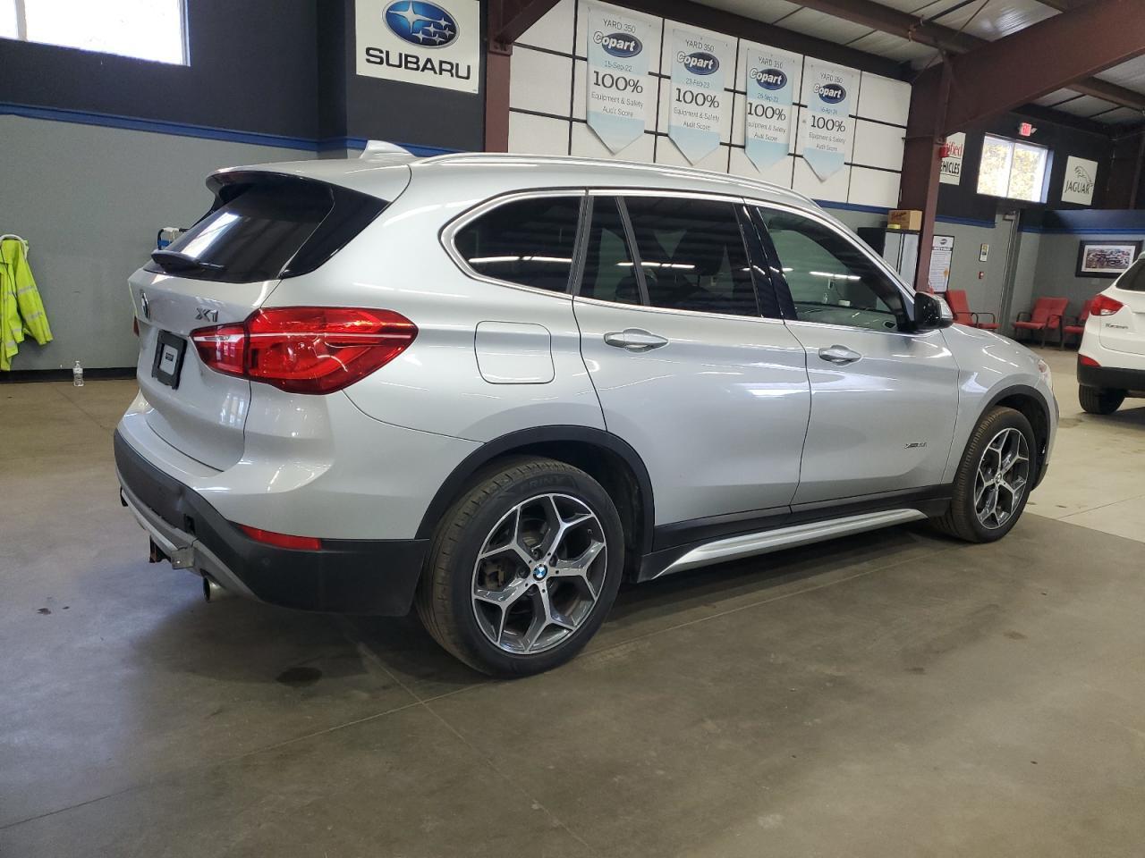 2017 BMW X1 xDrive28I - Фото 3
