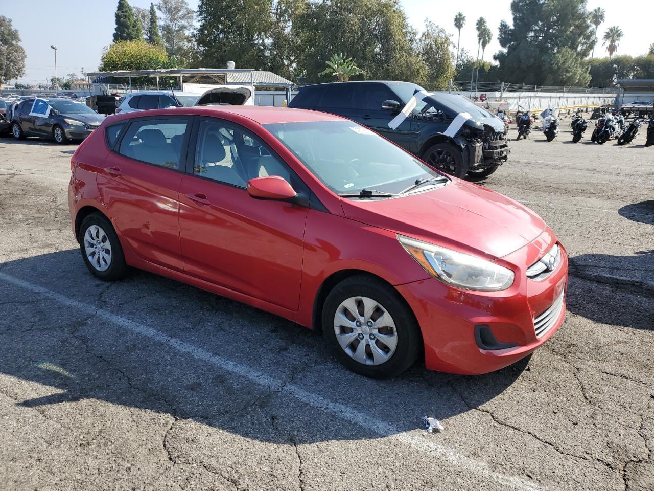 2016 Hyundai Accent Se - Фото 4