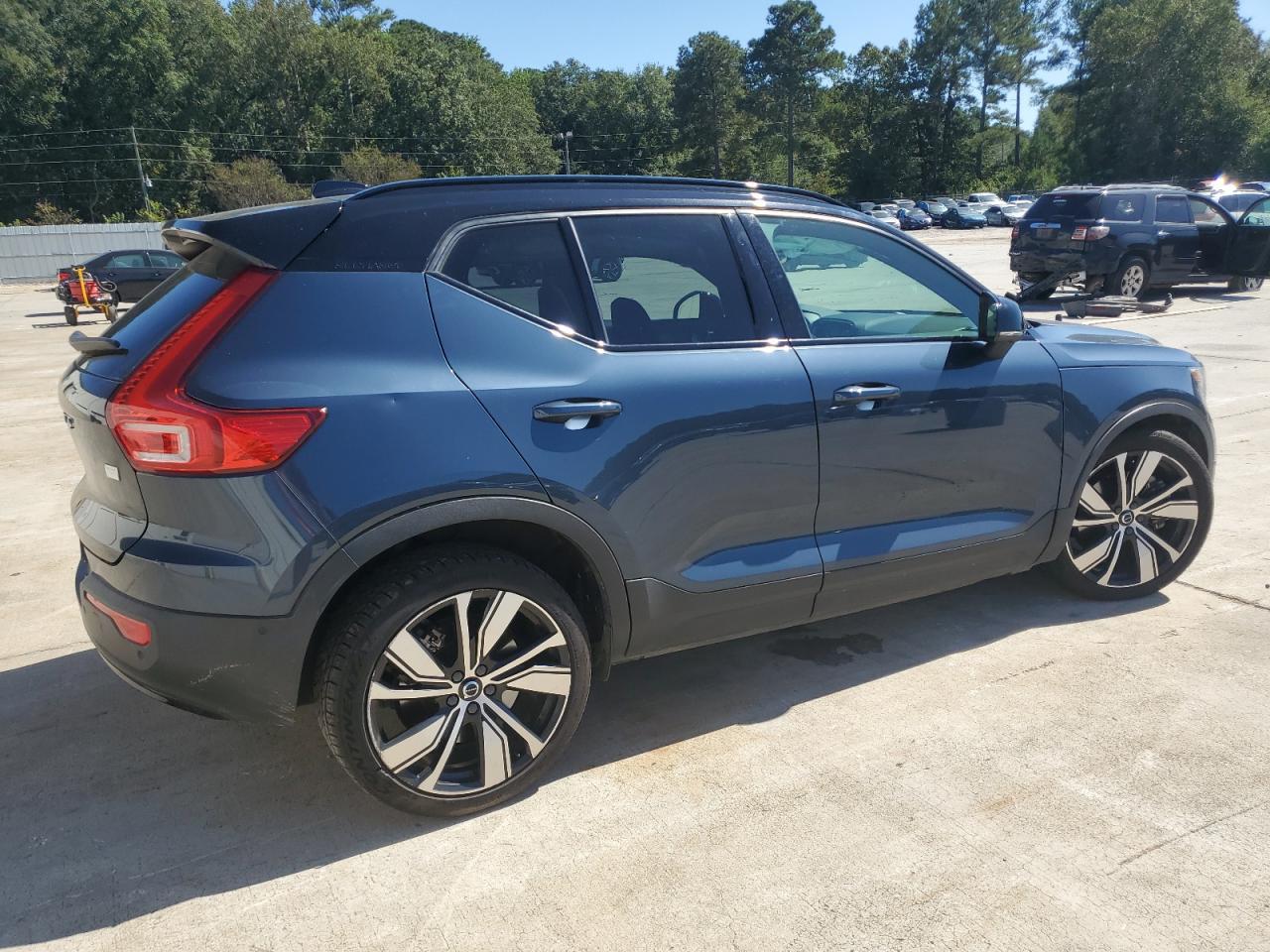 2022 Volvo Xc40 P8 Recharge Plus - Image 3