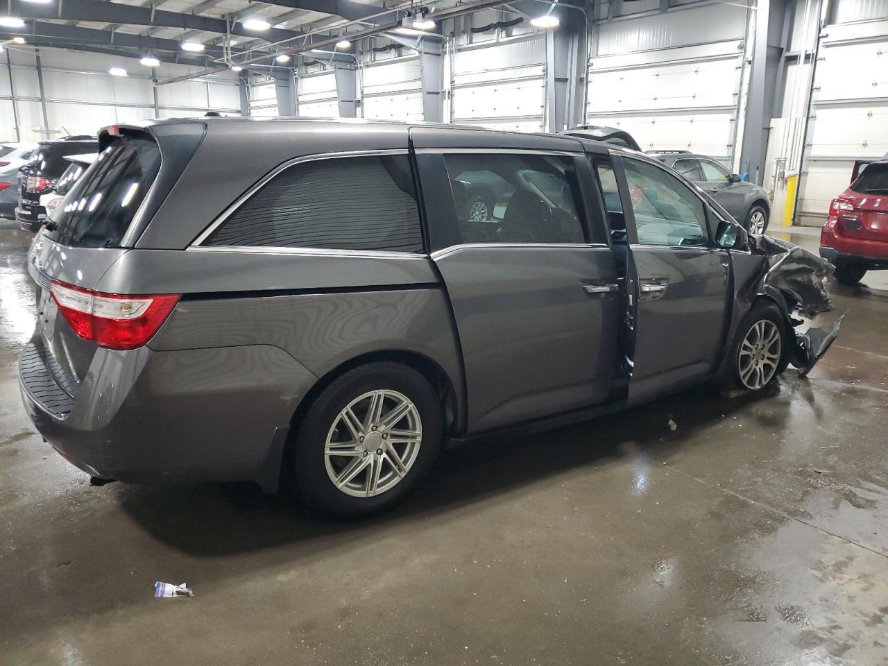 2013 Honda Odyssey Exl - Image 3