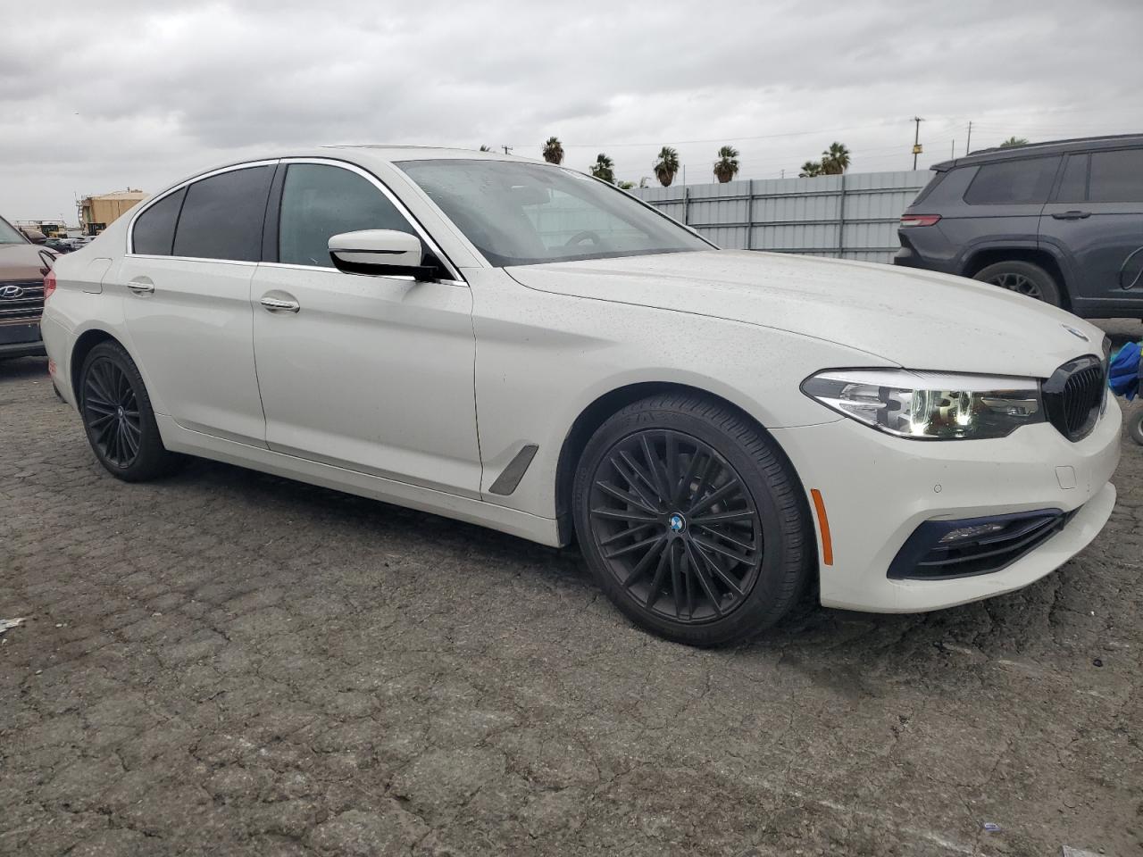 2018 BMW 530E - Фото 4