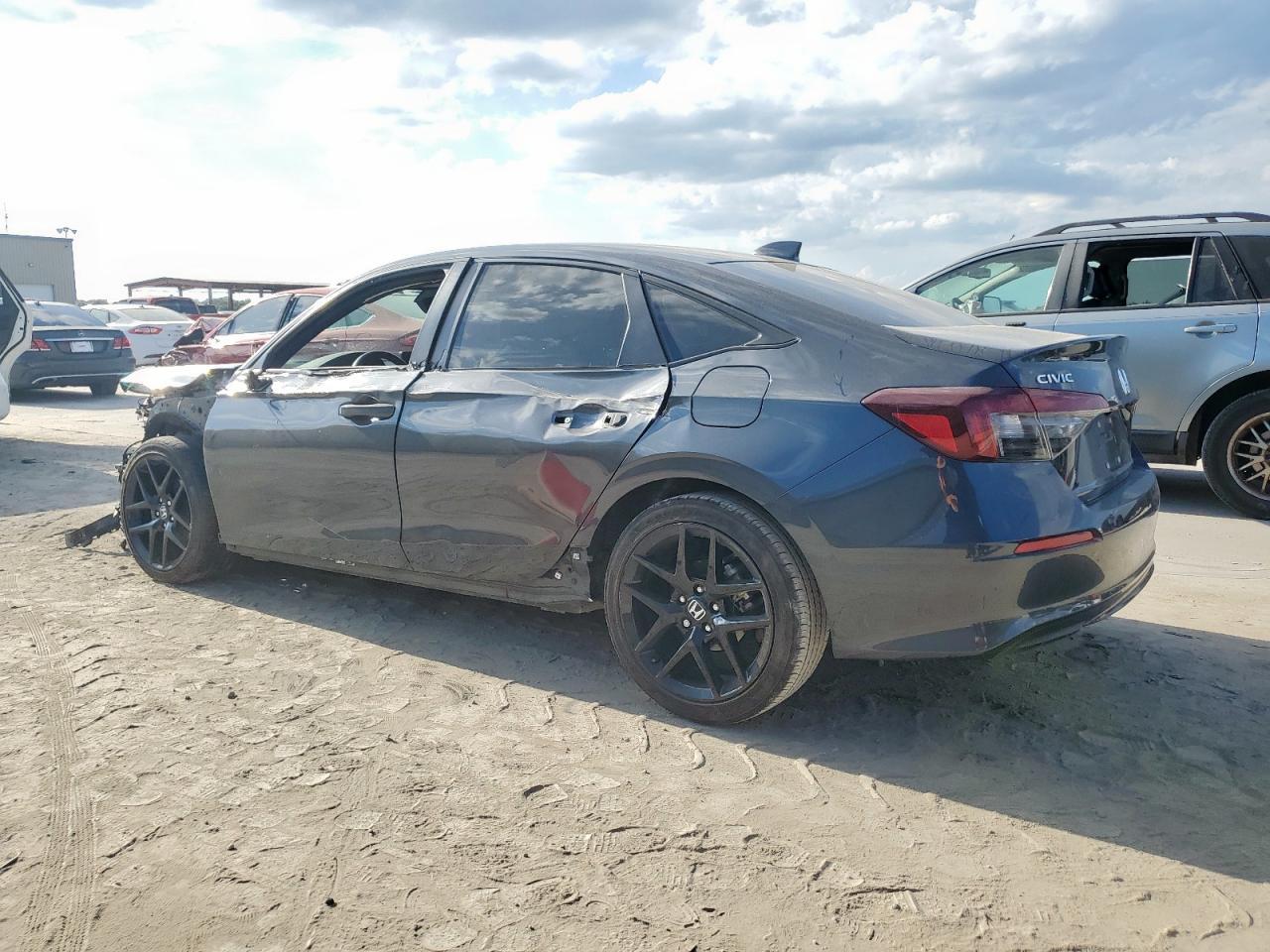 2025 Honda Civic Sport - Фото 2