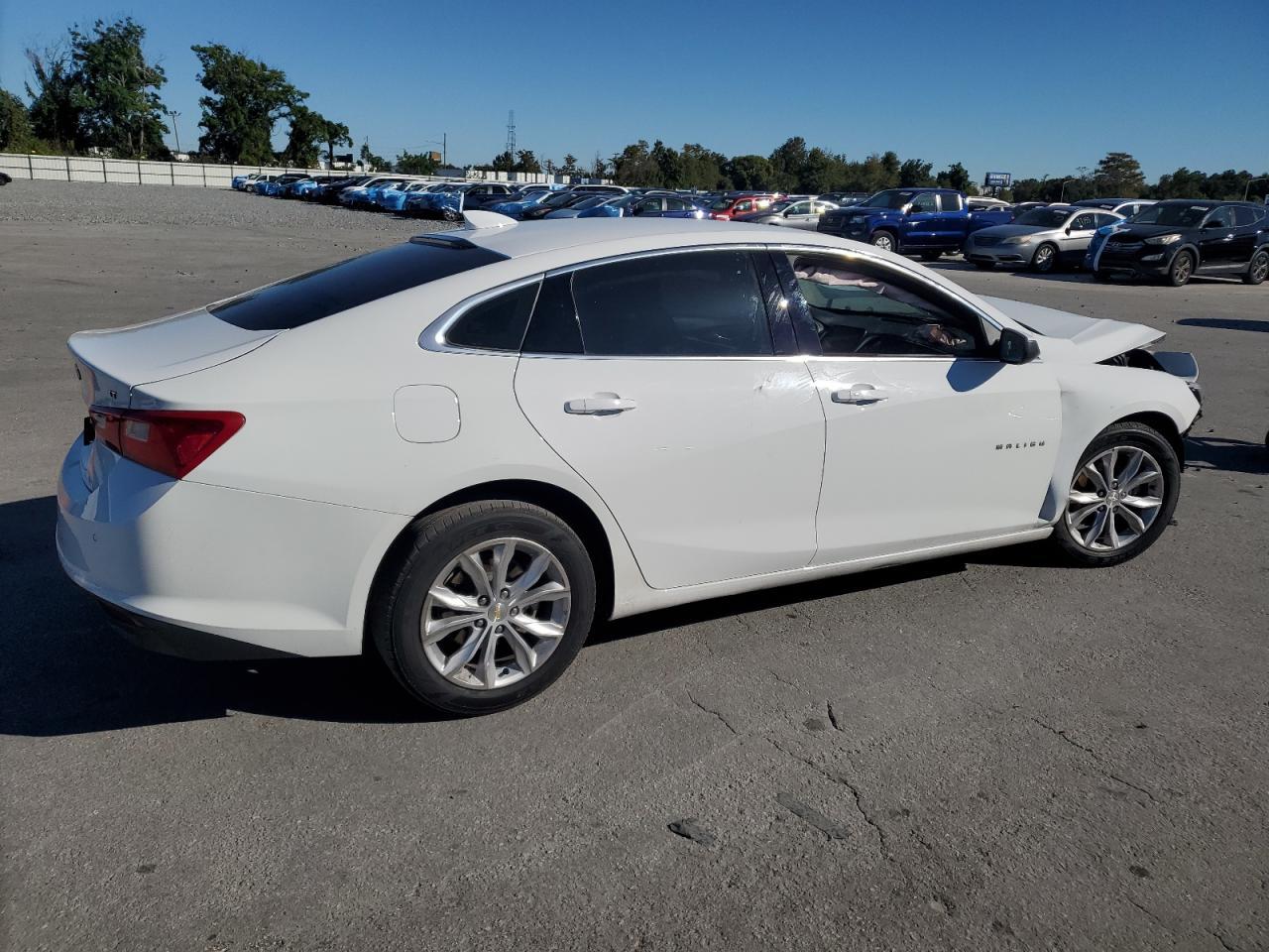 2023 Chevrolet Malibu Lt - Image 3