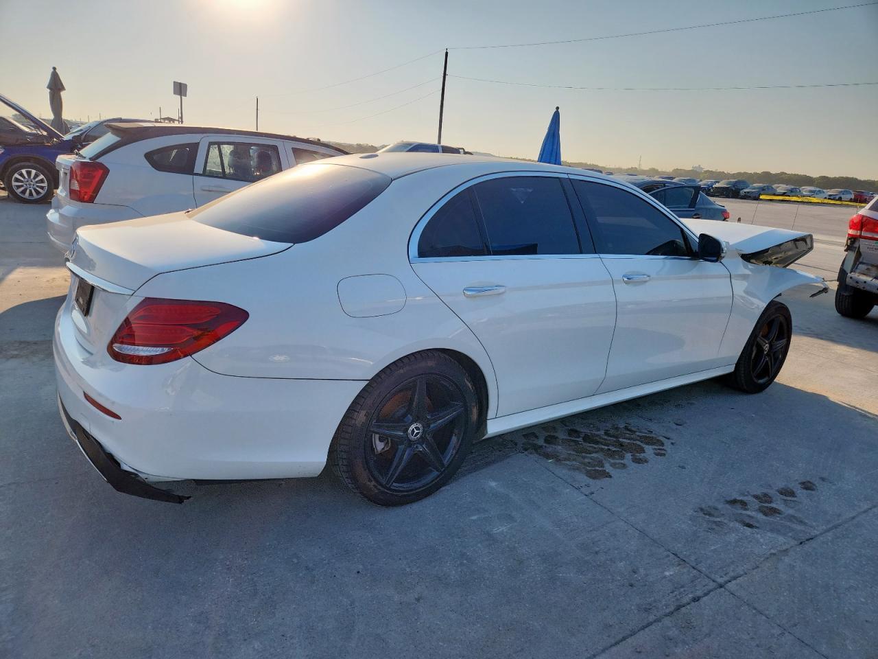 2019 Mercedes-Benz E 300 - Фото 3