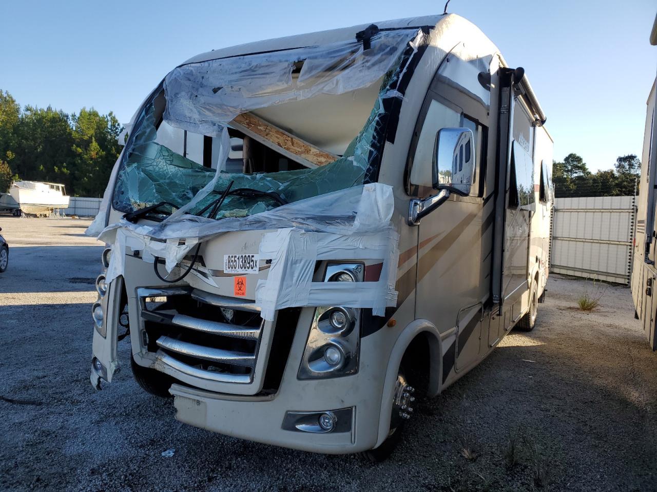 2017 Ford Econoline E450 Super Duty Commercial Stripped Chassis - Image 2