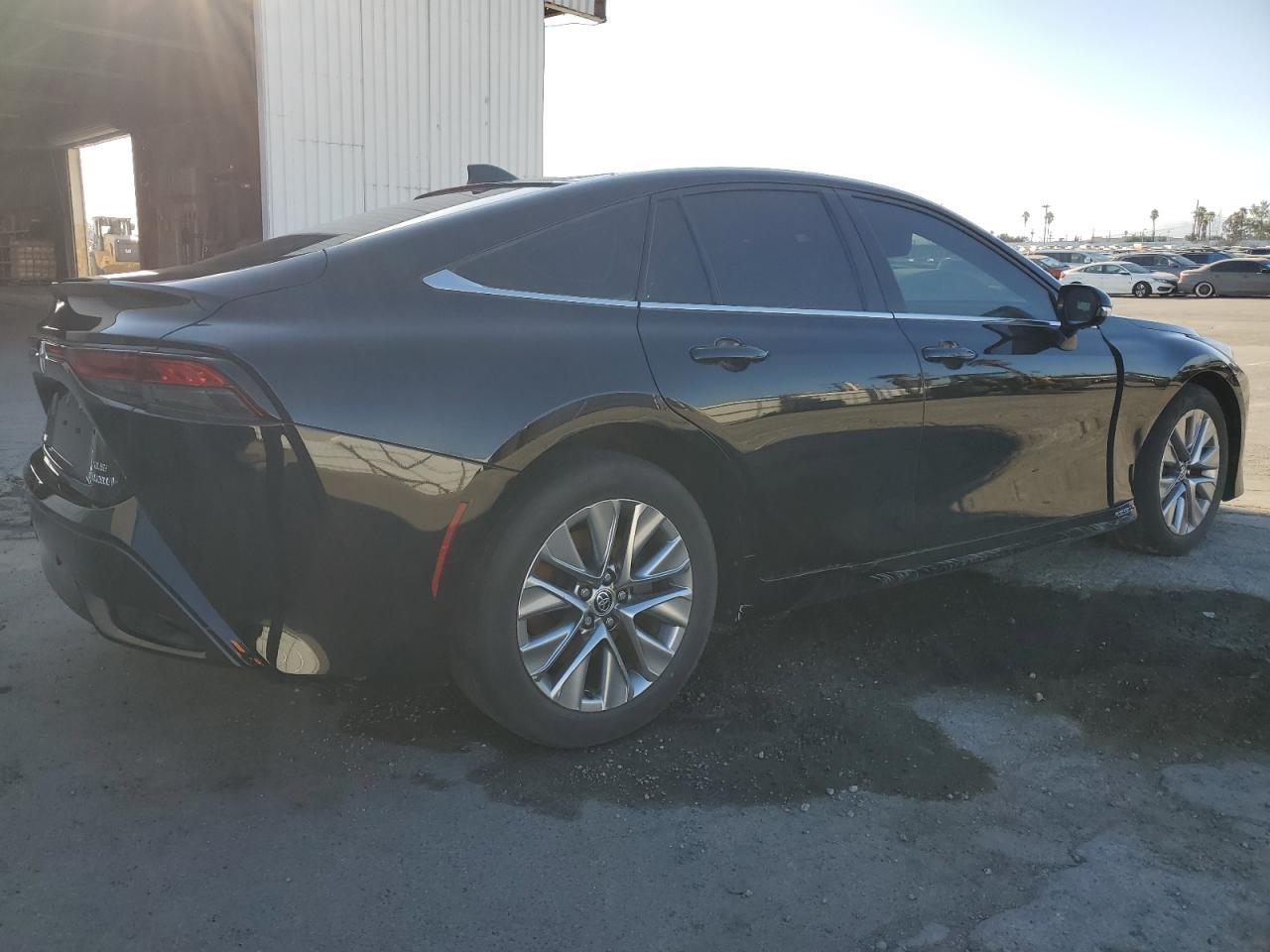2022 Toyota Mirai Le - Фото 3