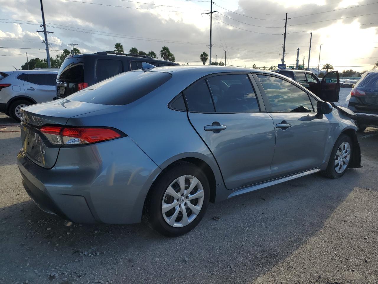 2021 Toyota Corolla Le - Фото 3