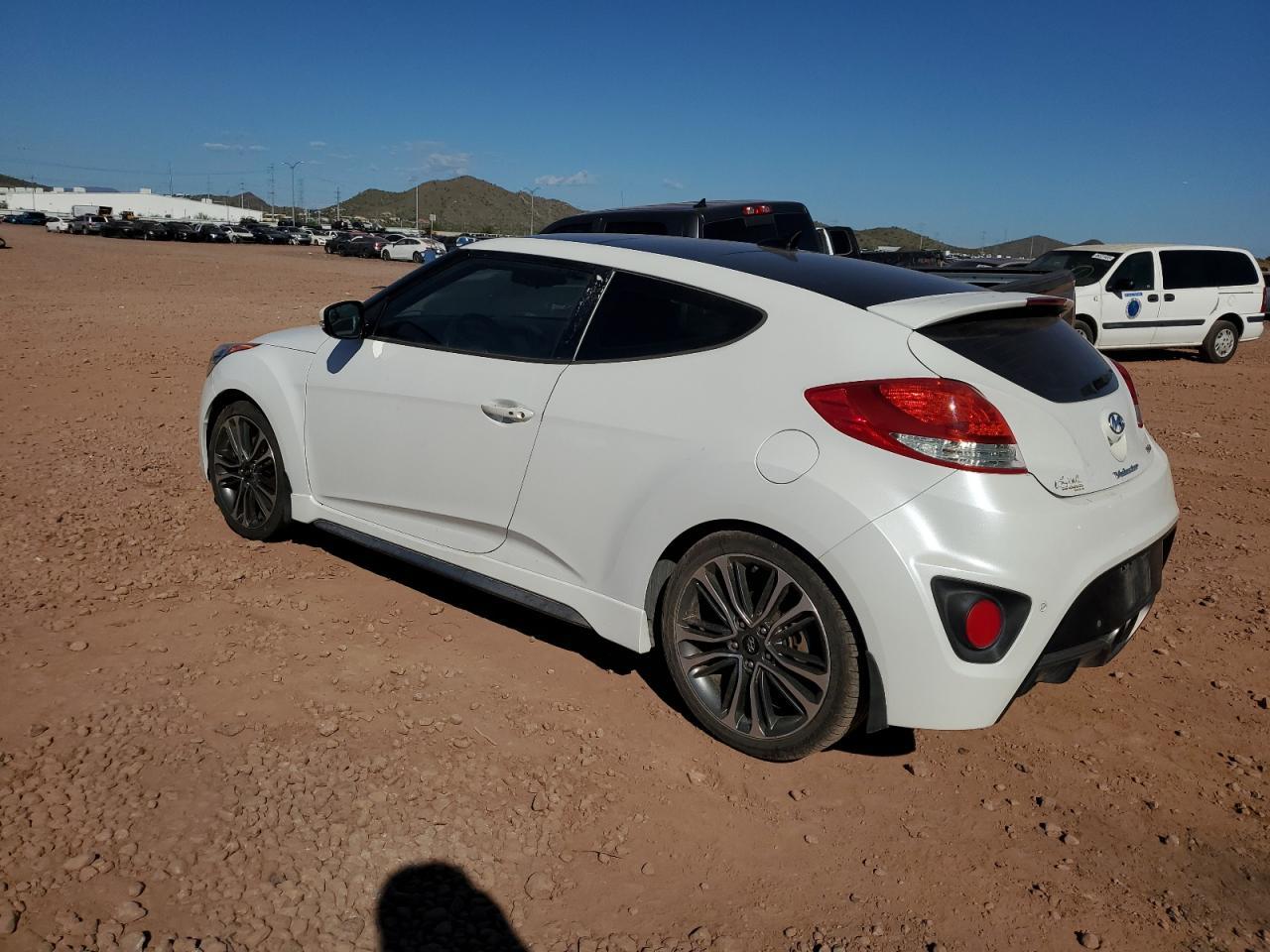 2016 Hyundai Veloster Turbo - Фото 2