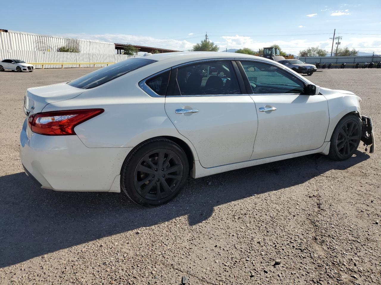 2016 Nissan Altima 2.5 - Image 3