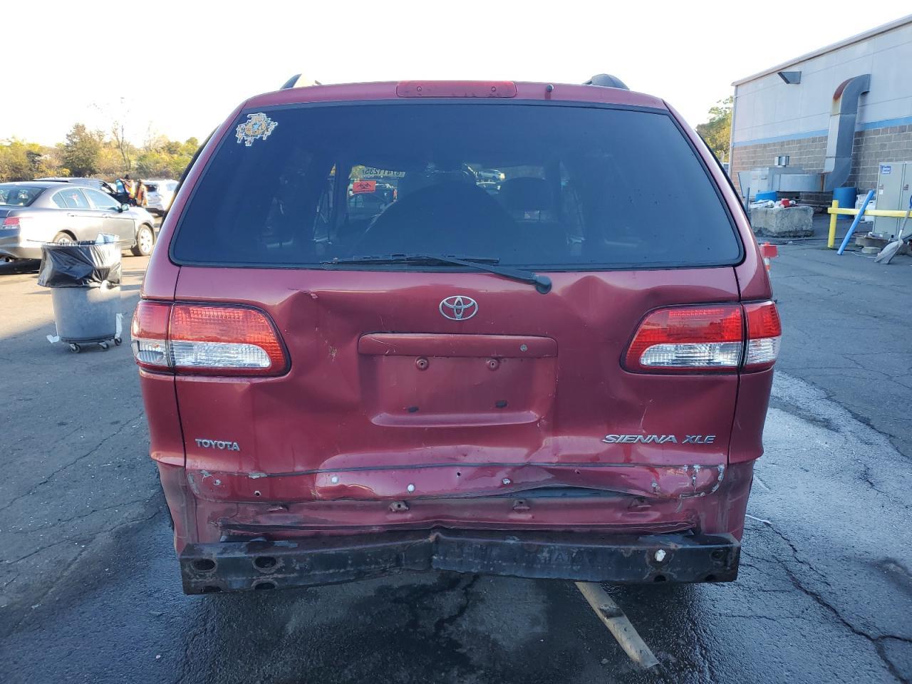 1998 Toyota Sienna Le - Фото 6