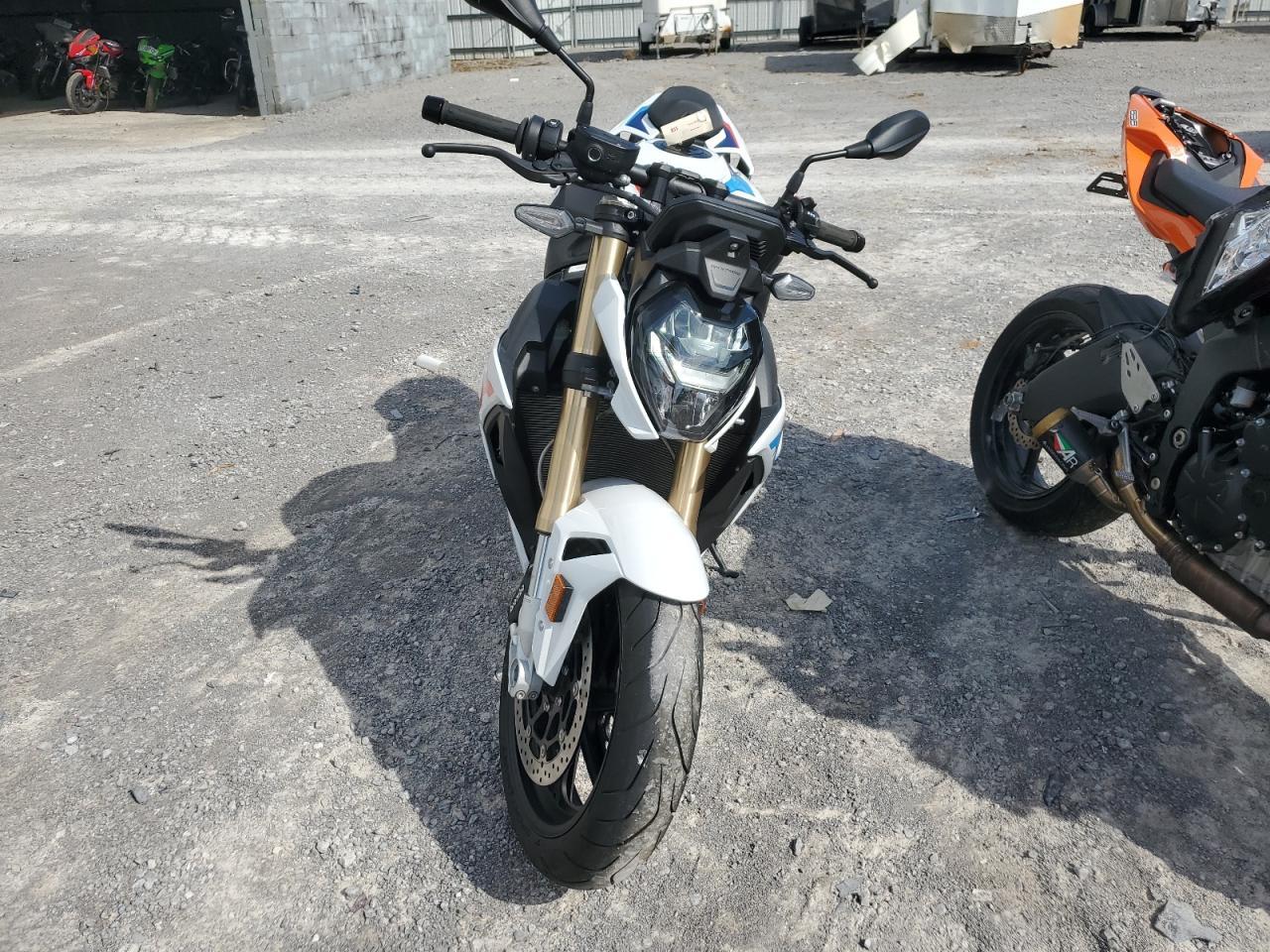 2024 BMW S 1000 R - Image 2