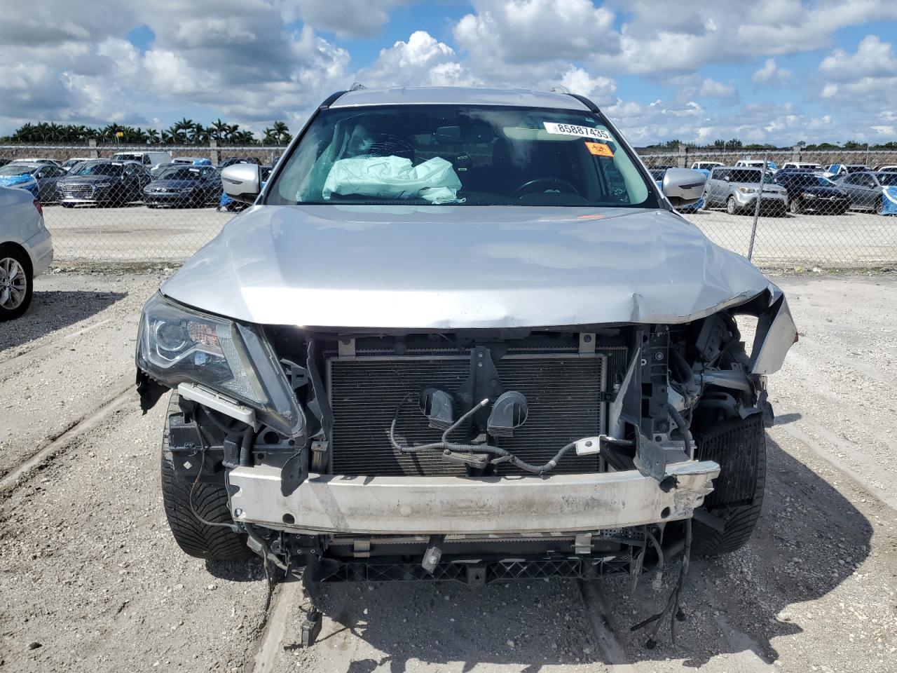 2019 Nissan Pathfinder S - Фото 5