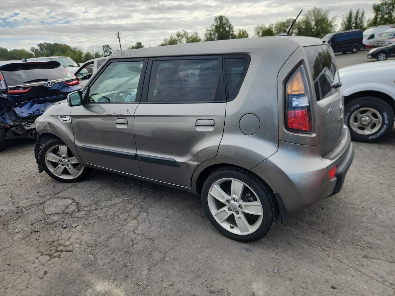 2010 Kia Soul + - Image 2
