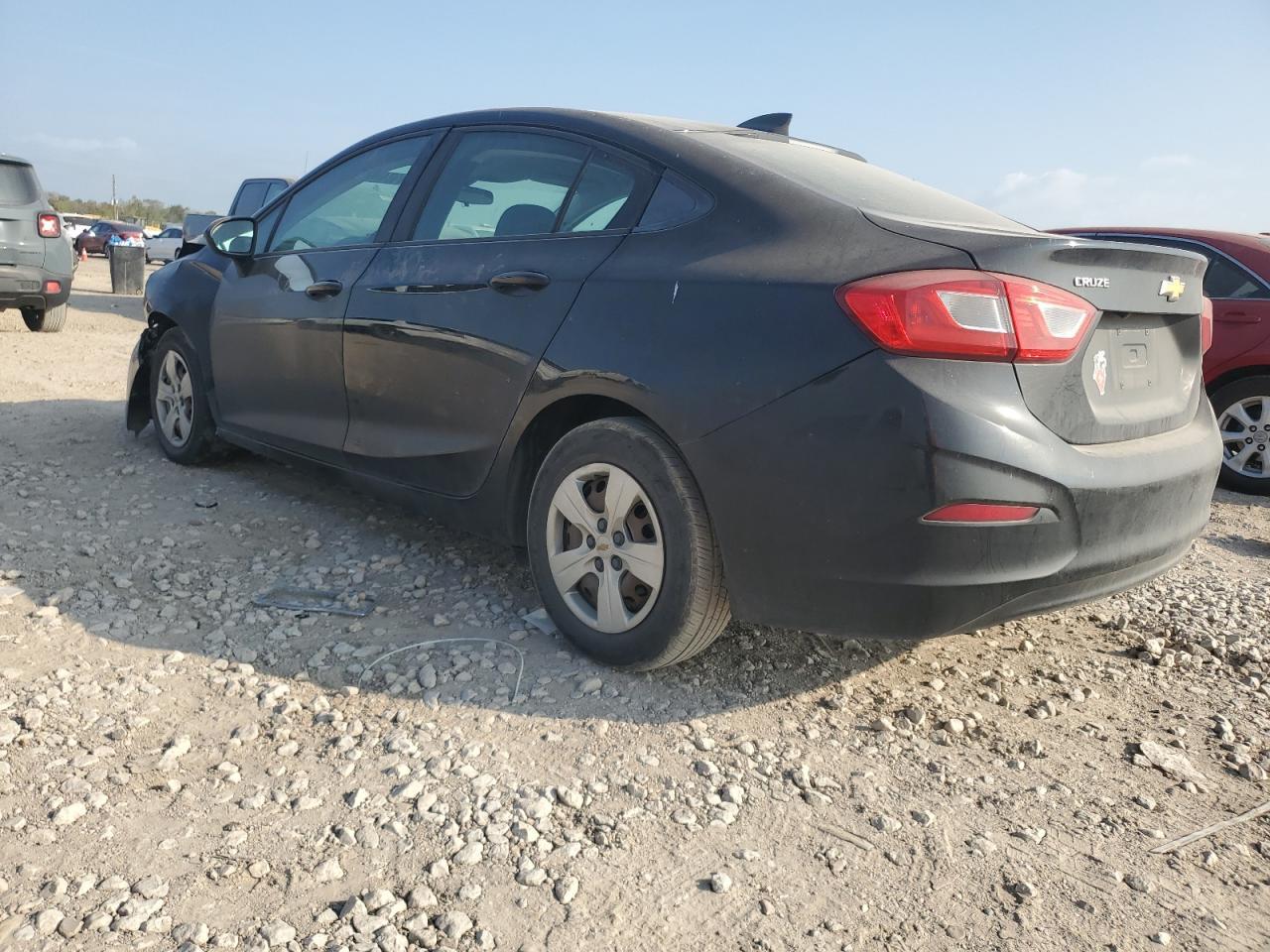 2018 Chevrolet Cruze Ls - Фото 2