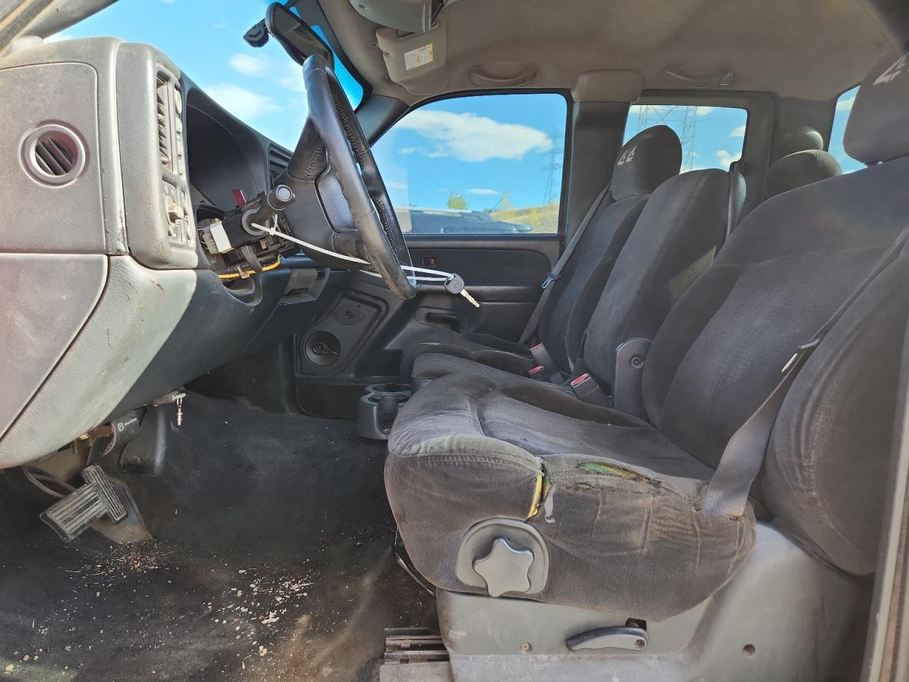 2002 Chevrolet Silverado K1500 - Image 7