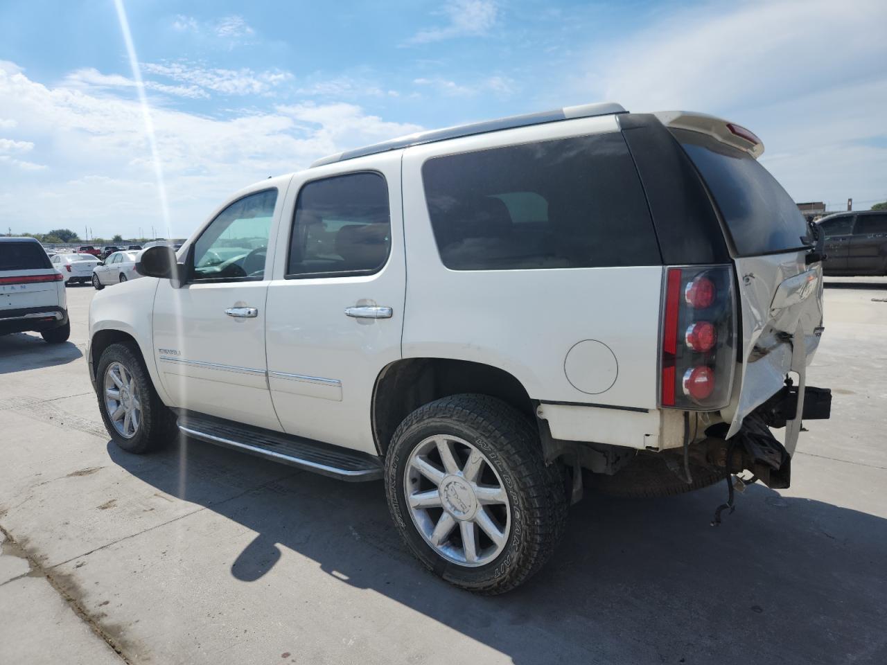 2011 GMC Yukon Denali - Фото 2