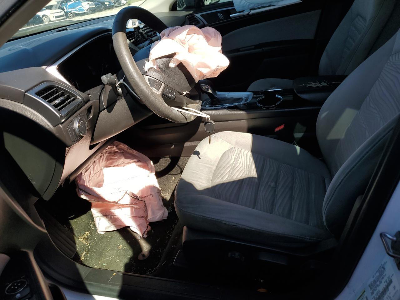 2016 Ford Fusion S - Фото 7