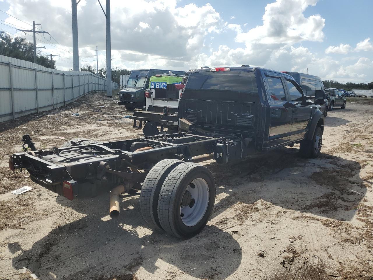 2022 Ford F550 Super Duty - Image 3