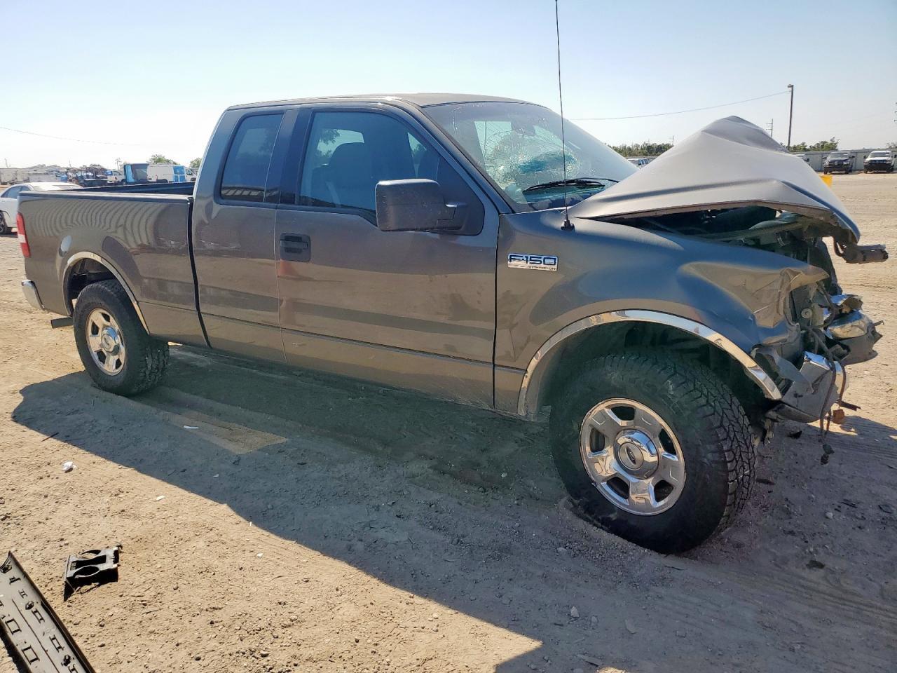 2004 Ford F150 - Image 4