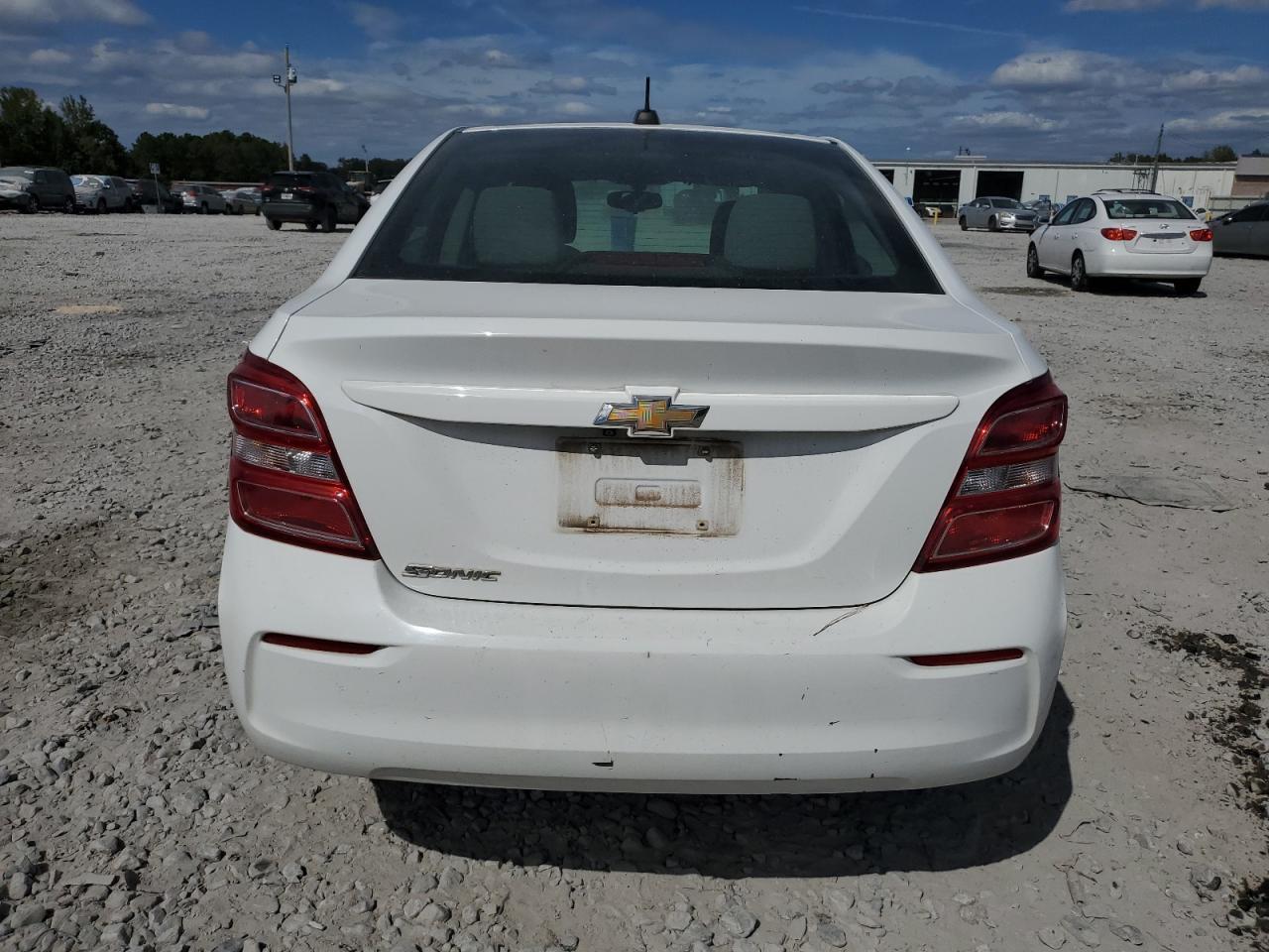 2018 Chevrolet Sonic Ls - Image 6