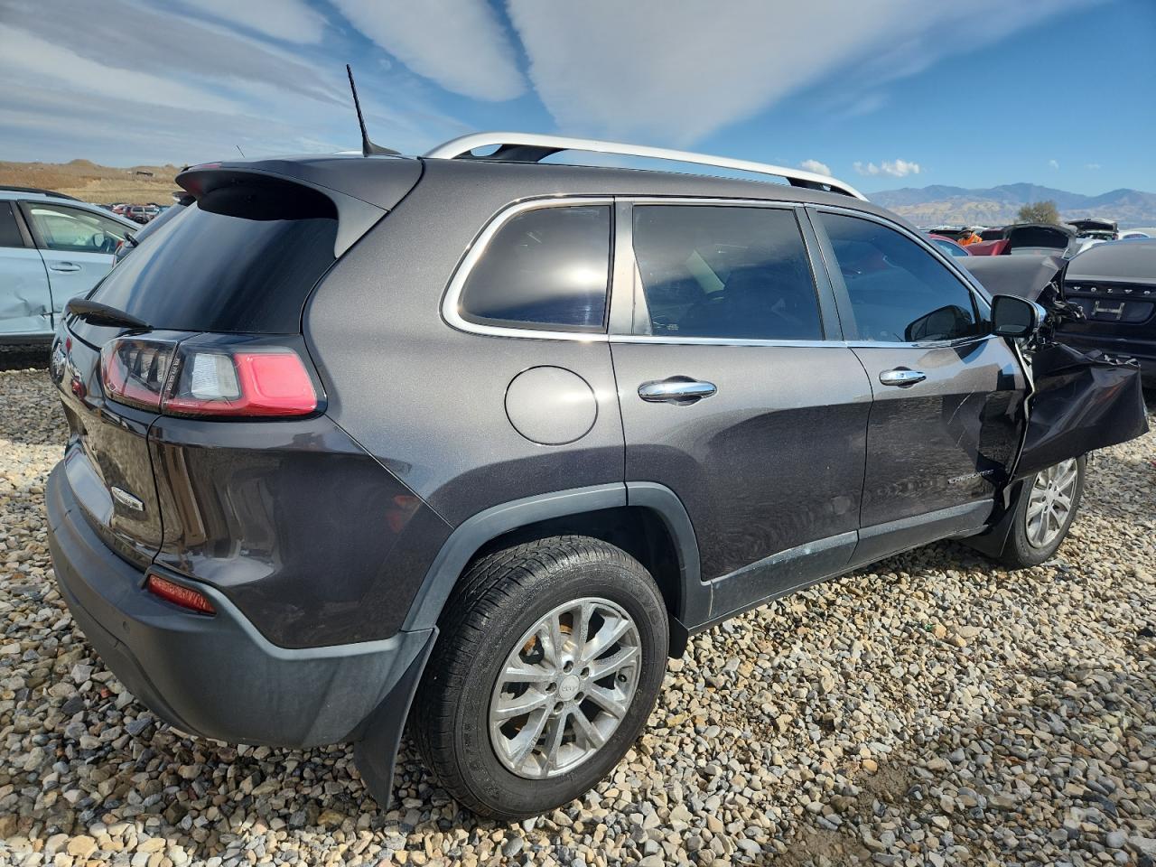 2019 Jeep Cherokee Latitude Plus - Фото 3