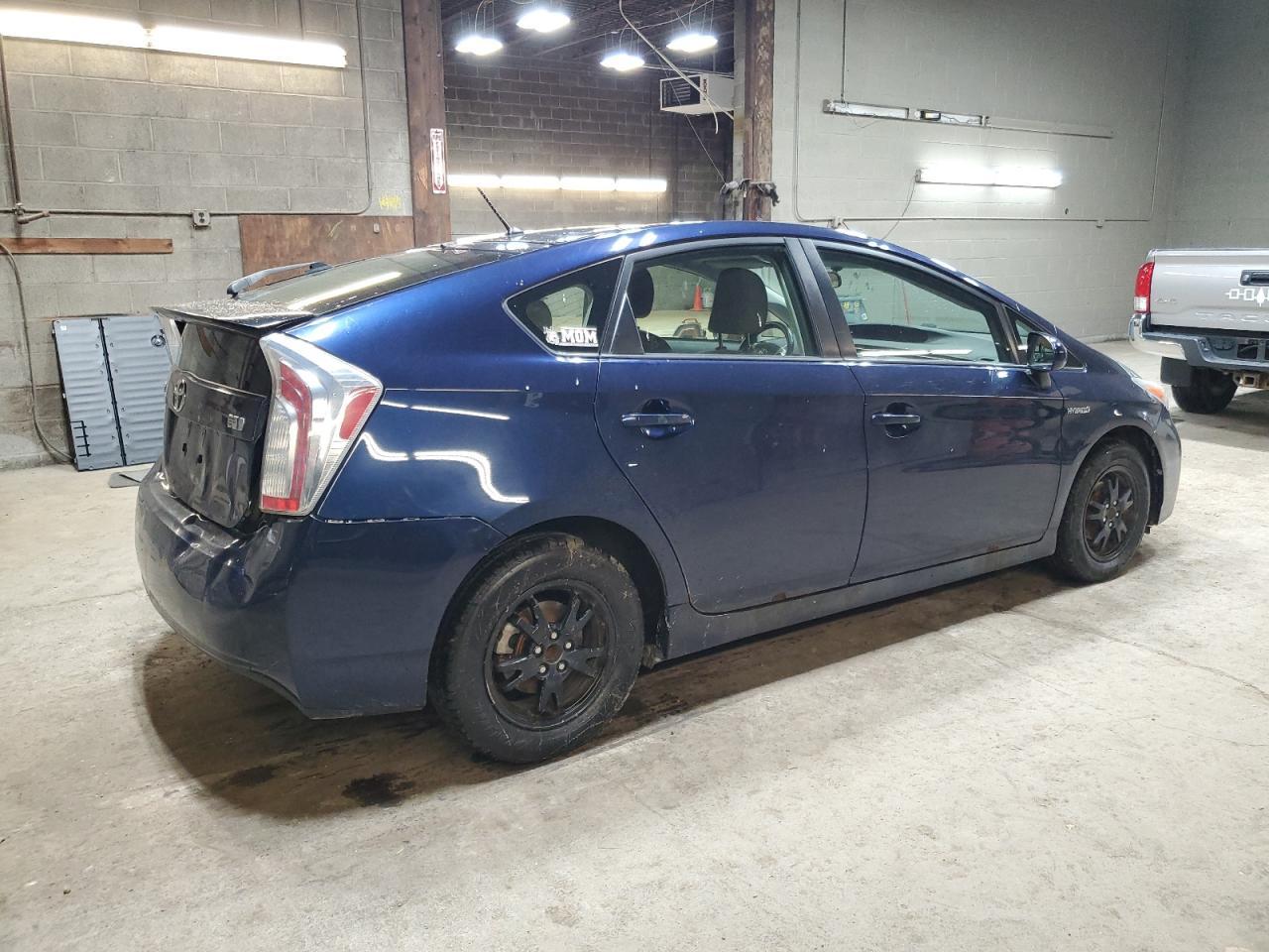 2015 Toyota Prius - Фото 3
