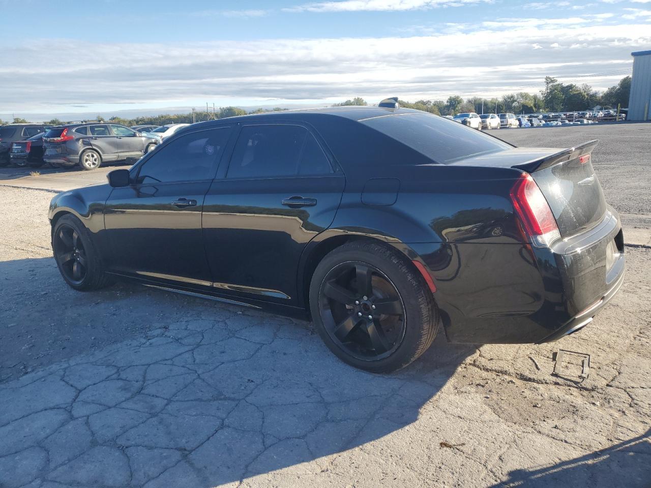 2018 Chrysler 300 S - Image 2