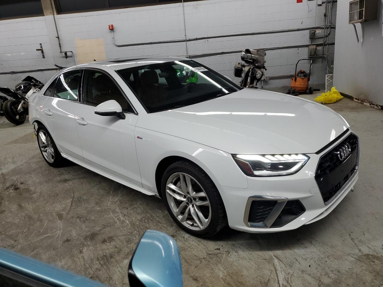 2021 Audi A4 Premium Plus 45 - Фото 4