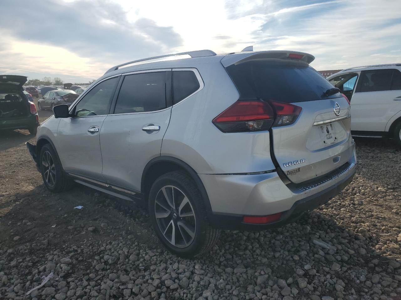 2017 Niss Rogue - Фото 2