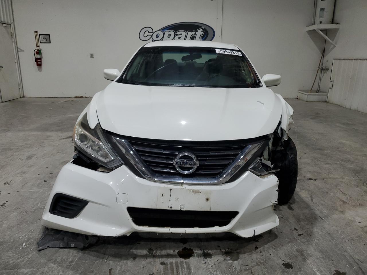 2017 Nissan Altima 2.5 - Image 5