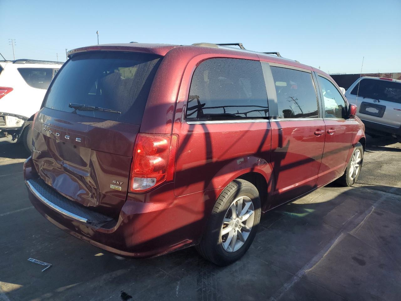 2018 Dodge Grand Caravan Sxt - Фото 3