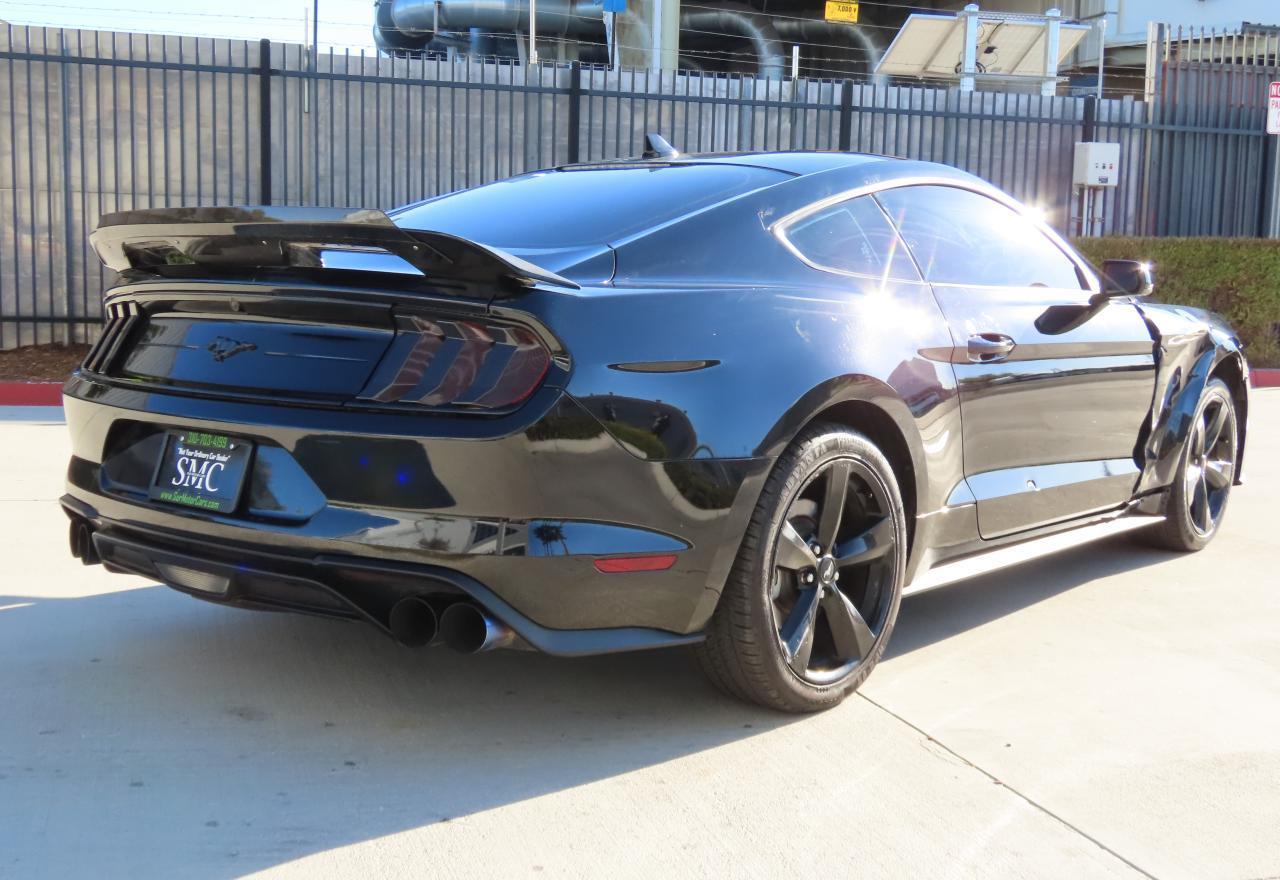 2022 Ford Mustang - Фото 3