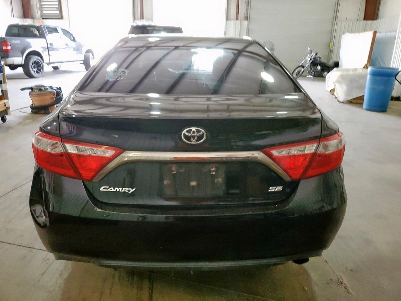 2017 Toyota Camry Se - Image 6