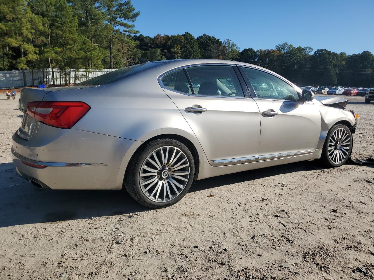 2014 Kia Cadenza Premium - Image 3